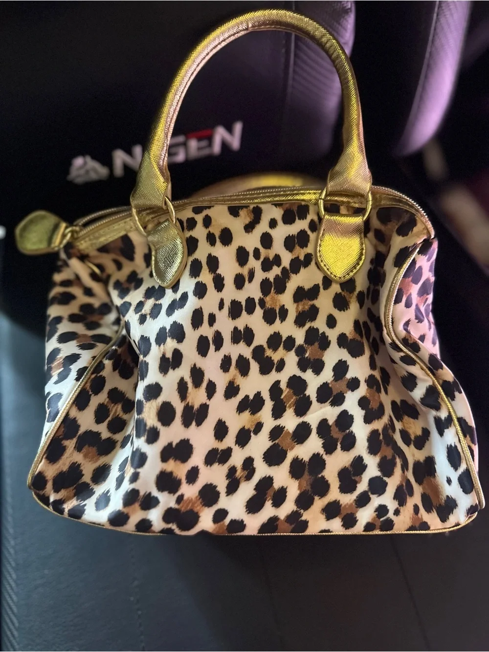 N/A stylish leopard